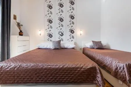 Apartmani Jelena * Omis