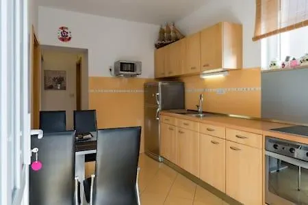 Apartmani Jelena Omis