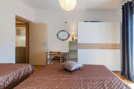 Apartmani Jelena * Omis